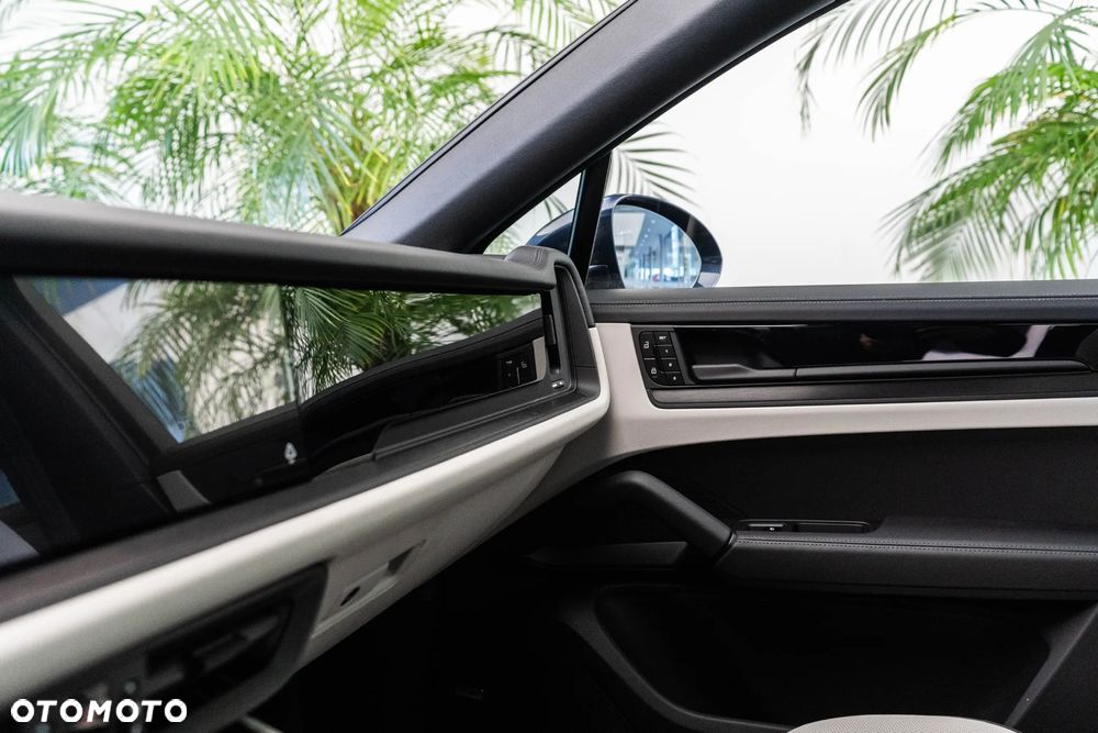Porsche Cayenne S E-Hybrid PHEV - 22