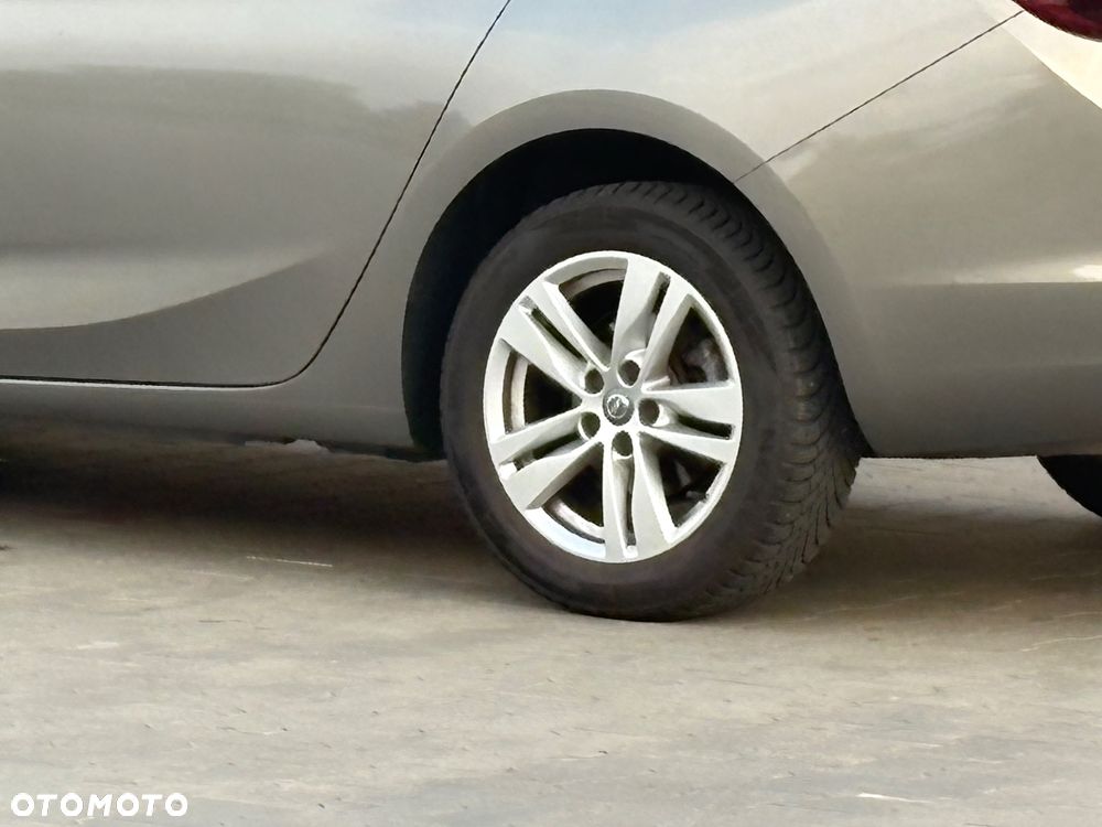 Opel Astra - 32