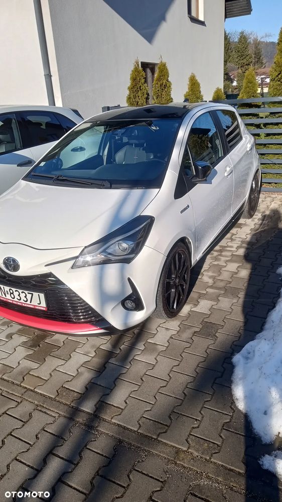 Toyota Yaris Hybrid 100 Business Edition - 3