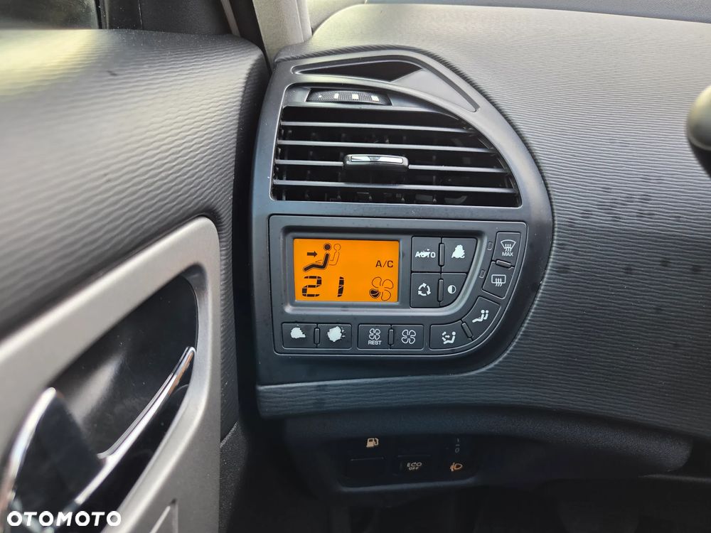 Citroën C4 Picasso 1.6 e-HDi FAP EGS6 Tendance - 19