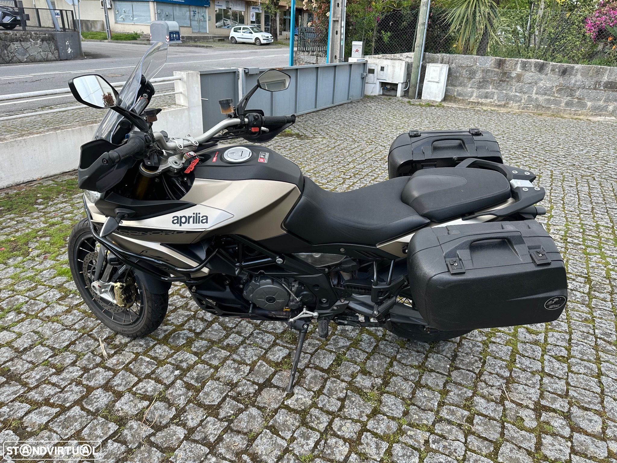 Aprilia Caponord RALLY - 6