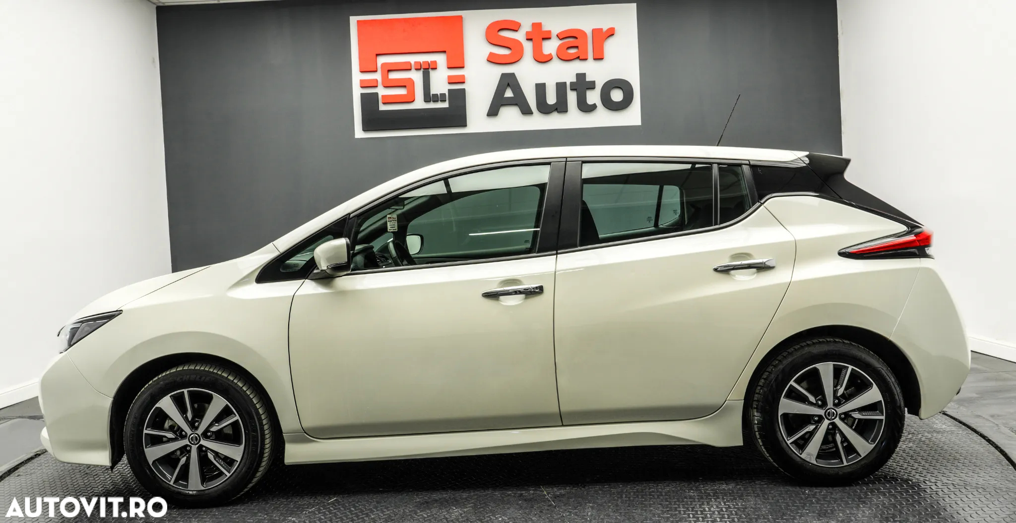 Nissan LEAF Tekna - 10