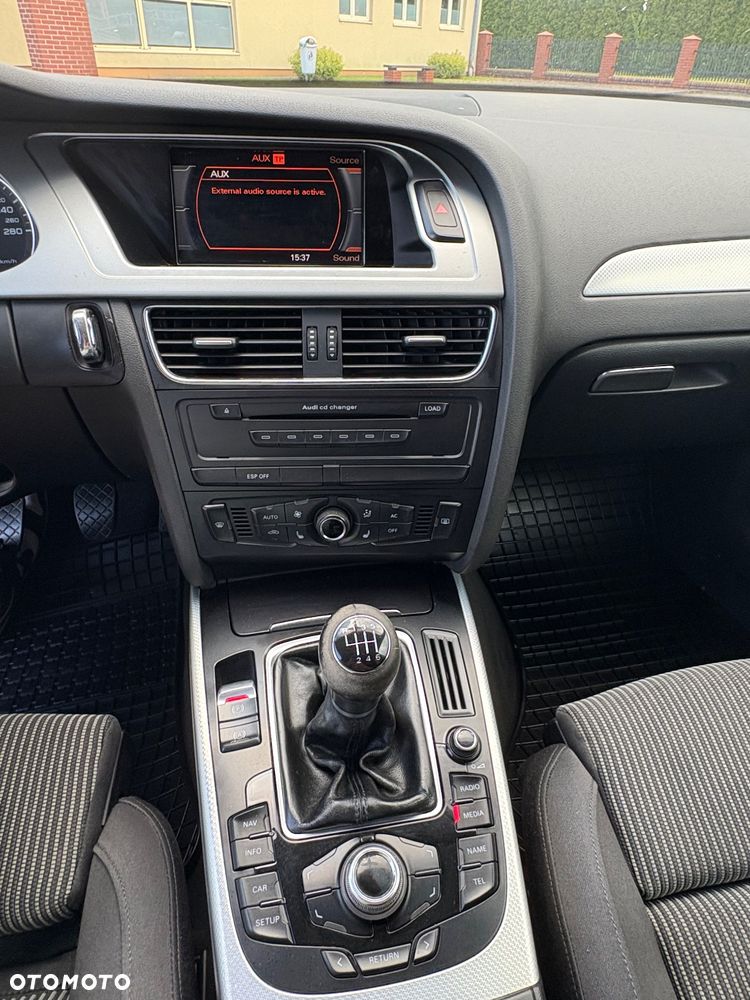Audi A4 Avant 2.0 TDI - 8
