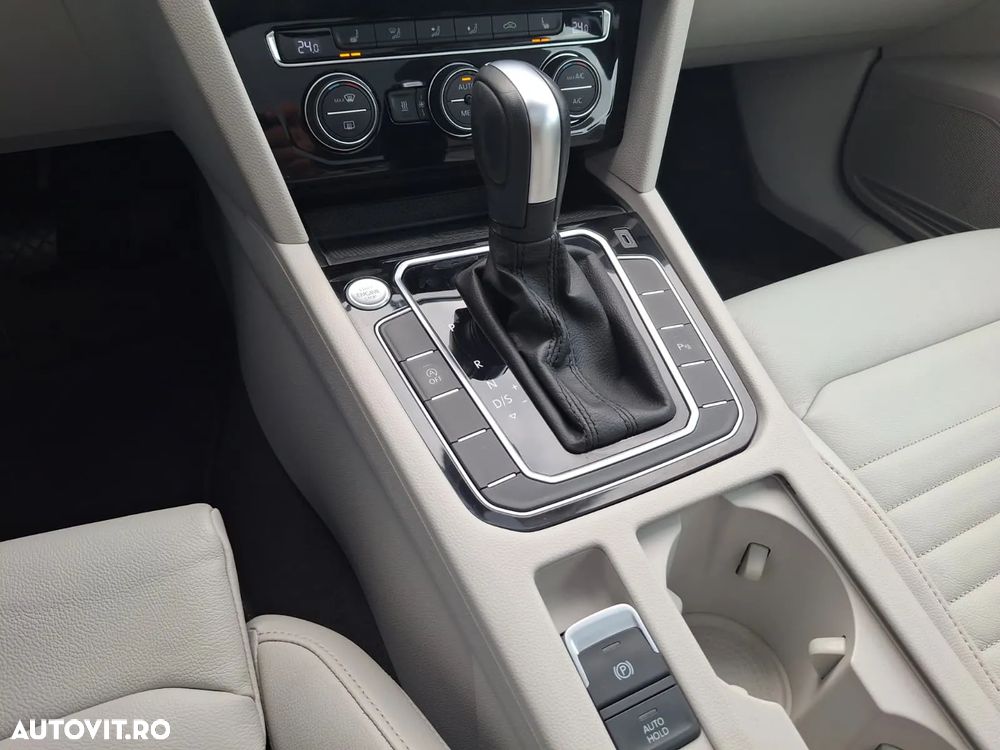Volkswagen Passat Variant 2.0 TDI SCR DSG 4Motion Business - 26