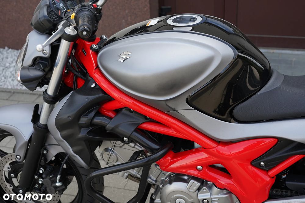 Suzuki Gladius - 28