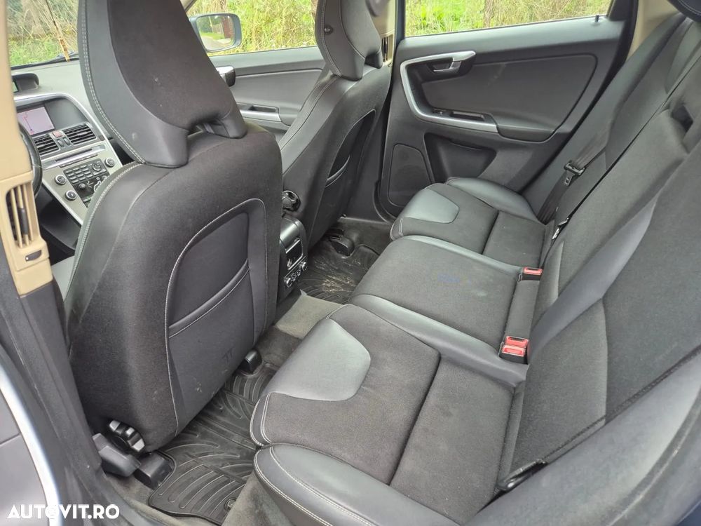 Volvo XC 60 D5 AWD Summum - 10