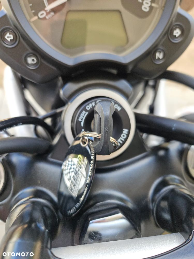 Triumph Street Scrambler - 4