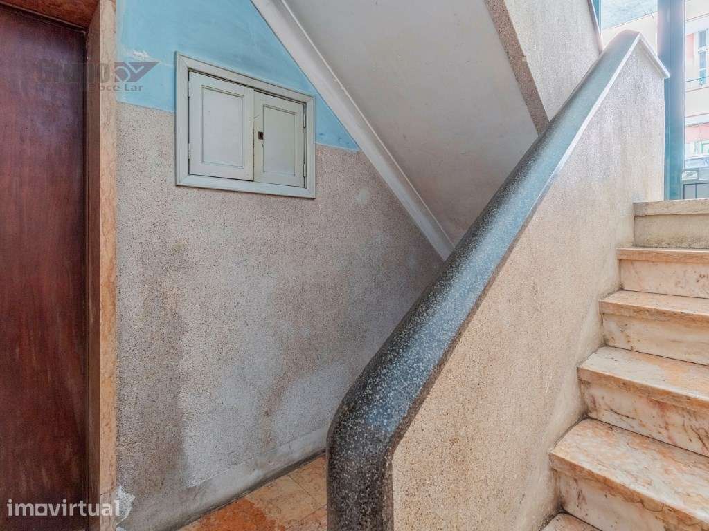 Apartamento T3 com Logradouro na Damaia (Águas Livres) - Excelente ... - Grande imagem: 2/23