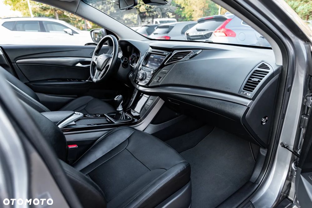 Hyundai i40 2.0 Premium - 23