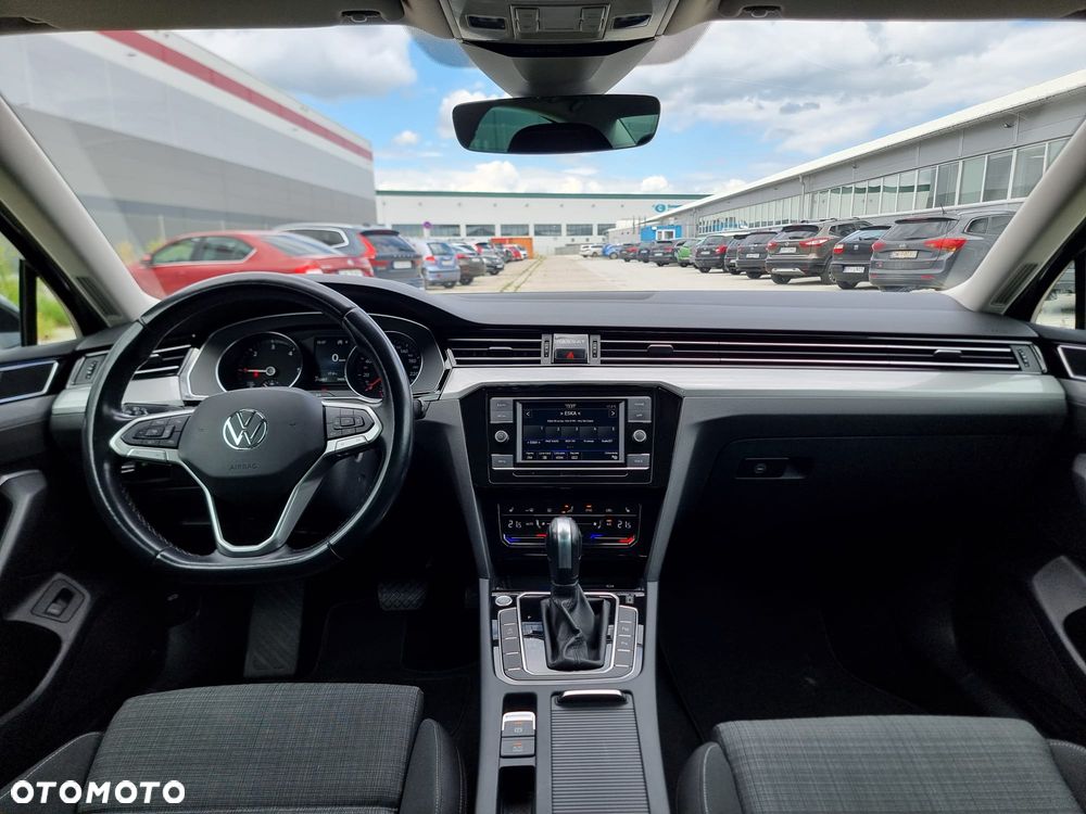 Volkswagen Passat - 11