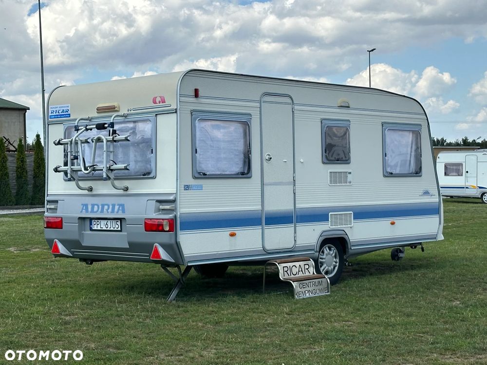 Adria UNICA 462 LU z napędem, markizą i bagażnikiem na rowery. - 3
