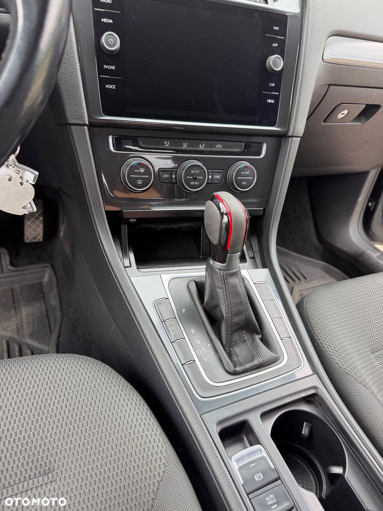 Volkswagen Golf 1.4 TSI BMT Comfortline DSG - 21