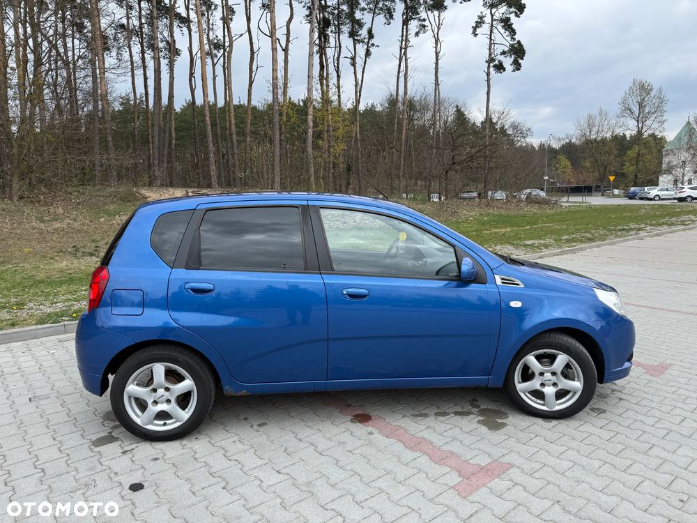 Chevrolet Aveo 1.2 - 8