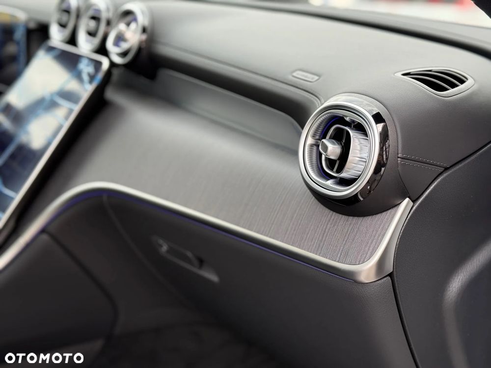 Mercedes-Benz GLC - 22