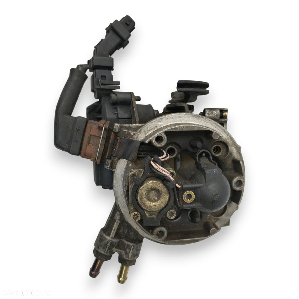 KORPUS WTRYSKU PRZEPUSTNICA Peugeot Citroen 1.4 0132008600 Bosch - 9