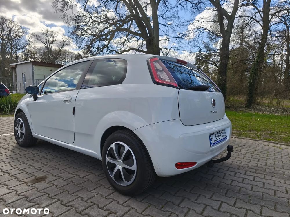 Fiat Punto 2012 1.2 Easy - 29