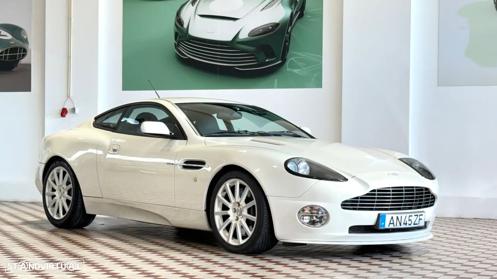 Aston Martin Vanquish S - 1
