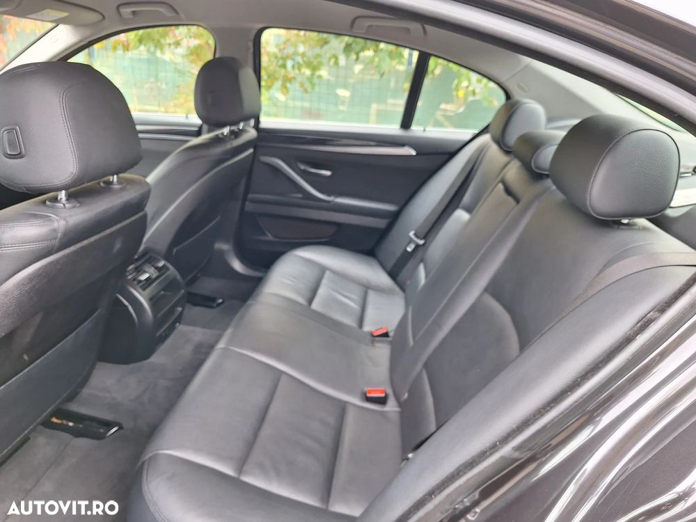 BMW Seria 5 520d Aut. - 13