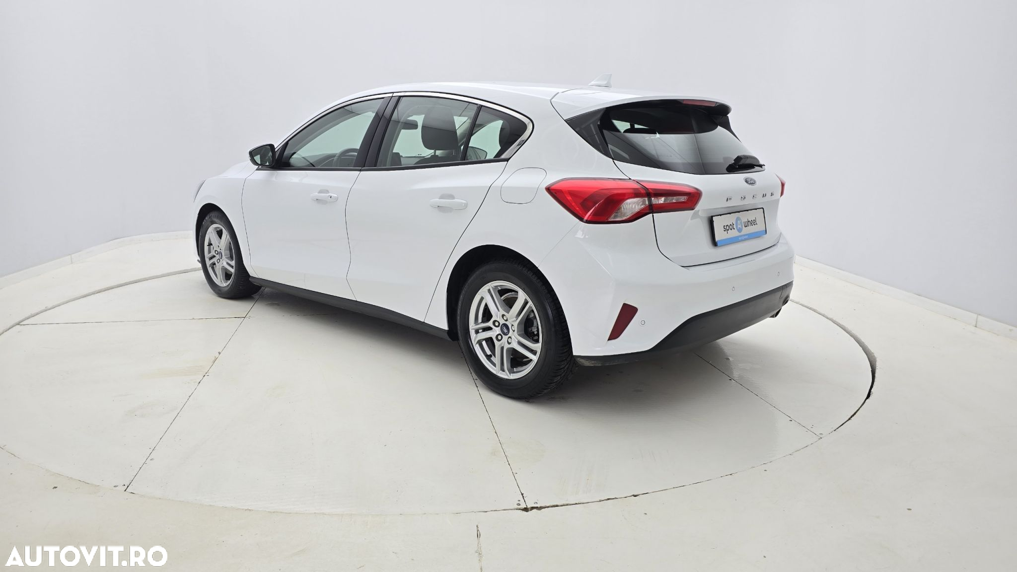 Ford Focus 1.0 EcoBoost Trend Edition - 8