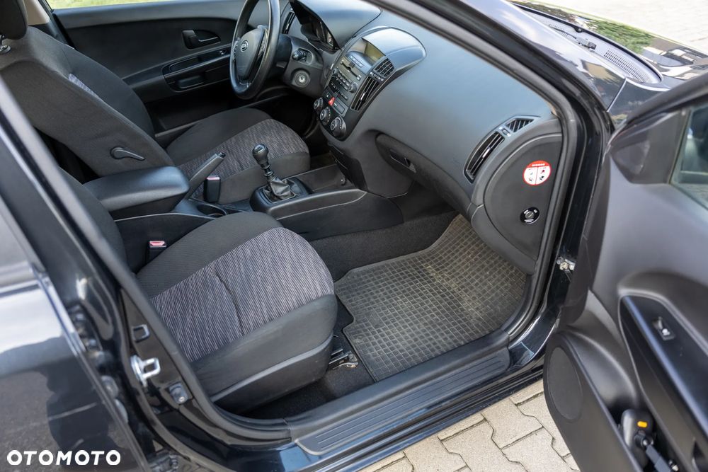 Kia Ceed 1.4 Comfort + - 14