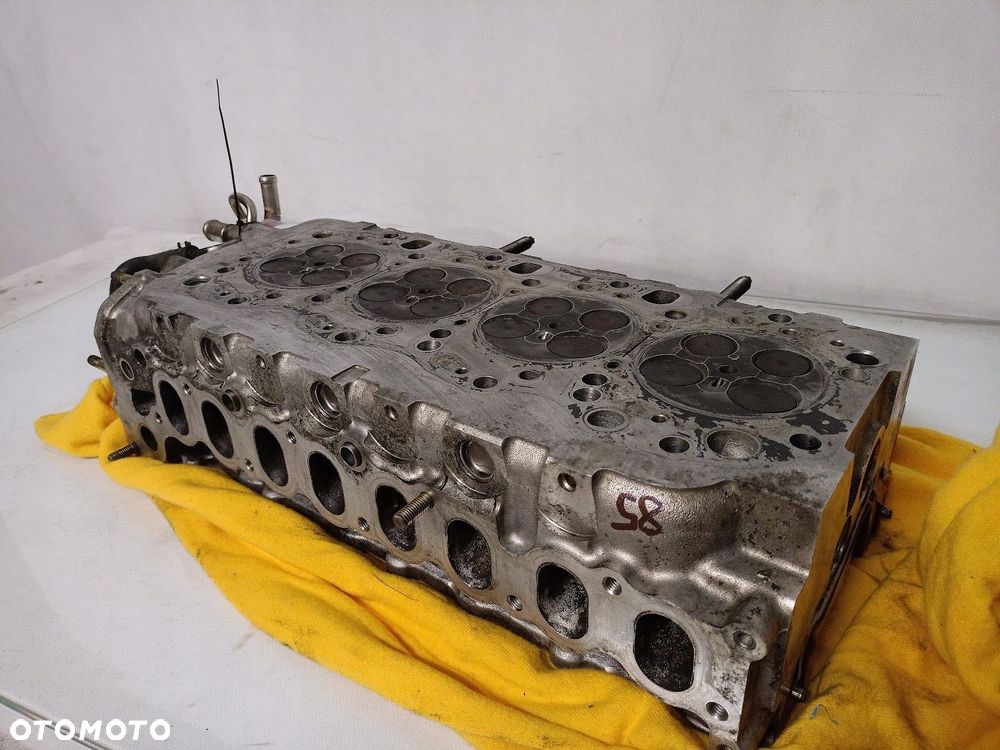 głowica silnika 2.0 d toyota avensis 2 - 7