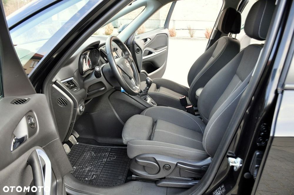 Opel Zafira - 22