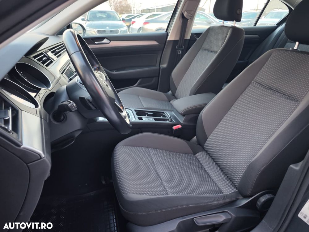 Volkswagen Passat 1.6 TDI DSG Comfortline - 12