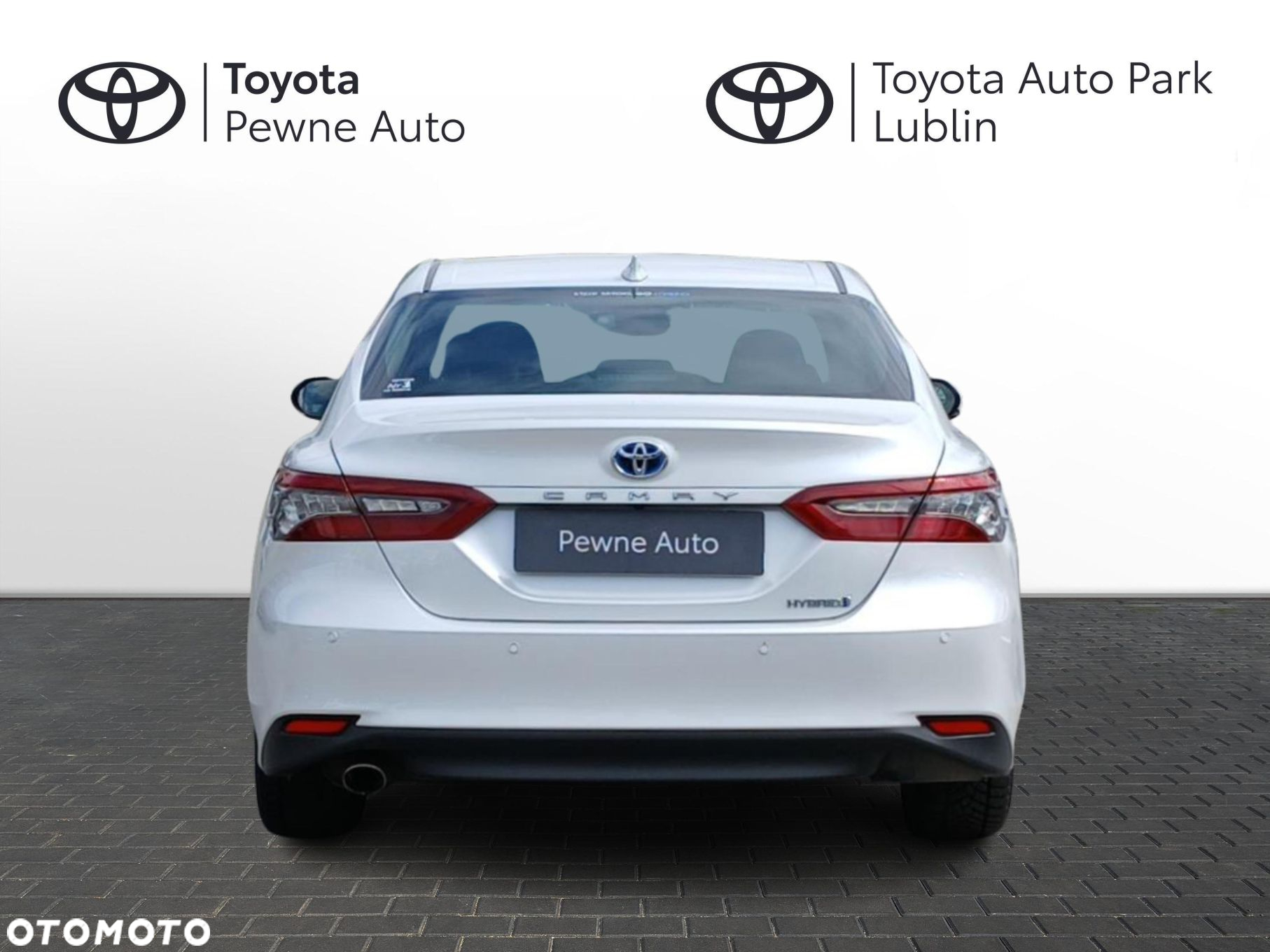 Toyota Camry - 4