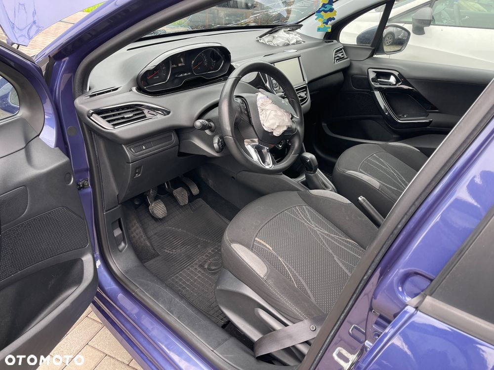 Peugeot 208 82 PureTech Style - 16