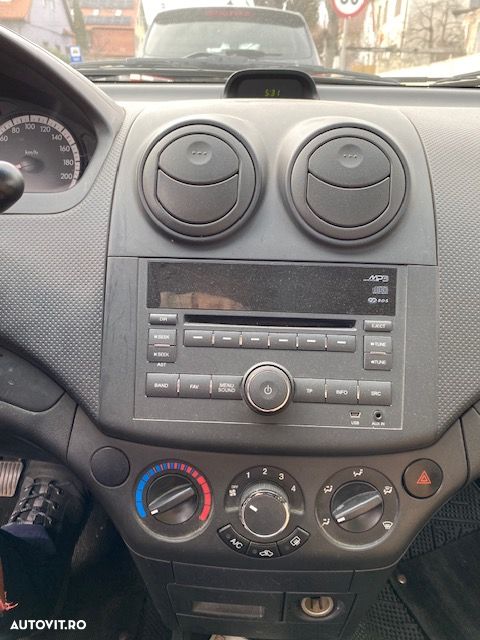 Chevrolet Aveo - 8