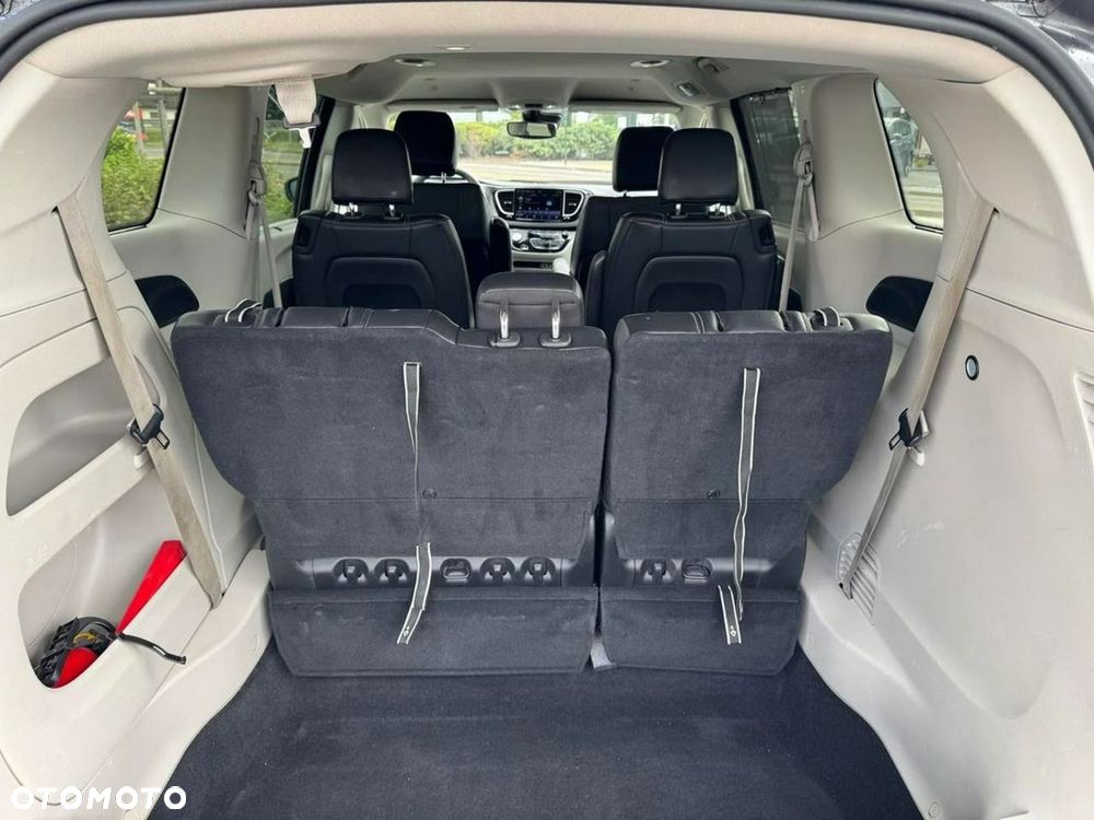 Chrysler Pacifica - 20