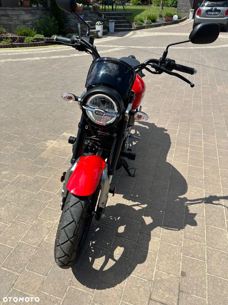 Yamaha XSR - 9