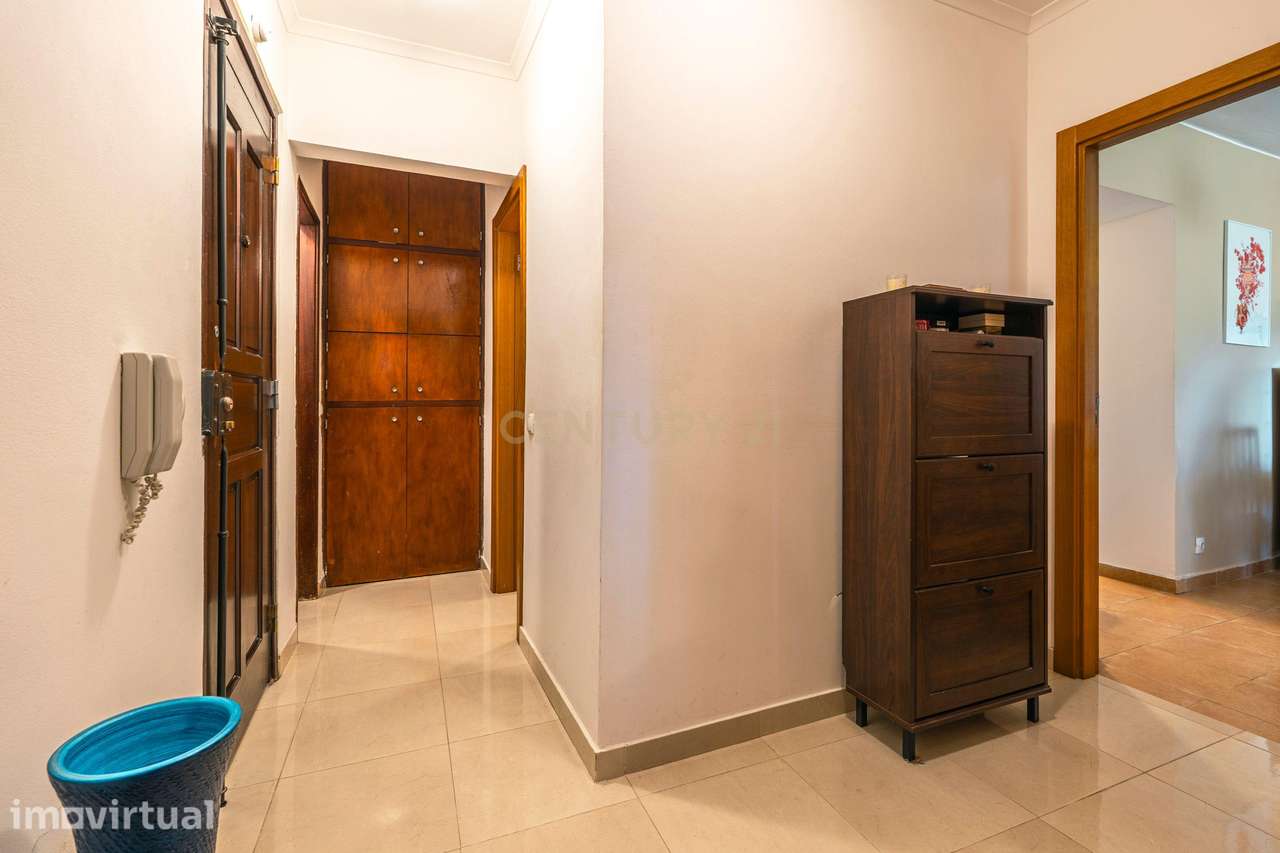 Apartamento T1+1 Remodelado com Varanda e arrecadação em São Domingos - Grande imagem: 5/35