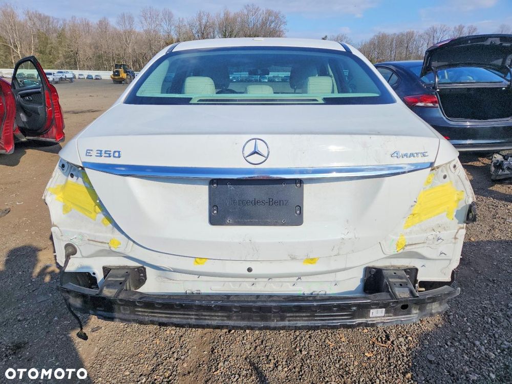 Mercedes-Benz Klasa E - 9