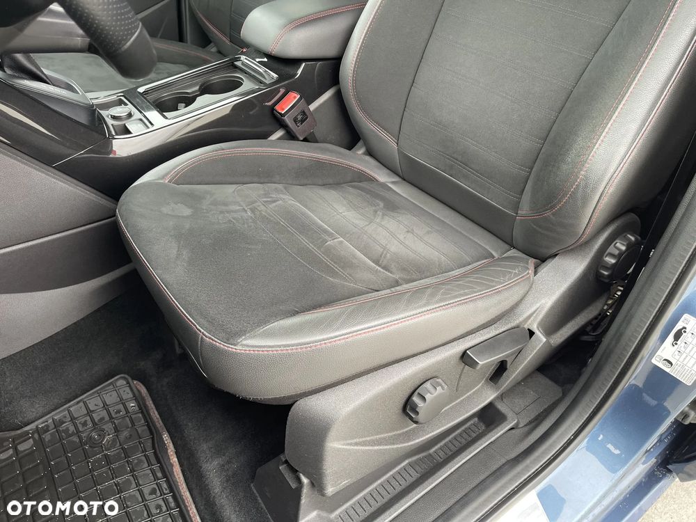 Ford Kuga 2.0 TDCi AWD ST-Line - 12