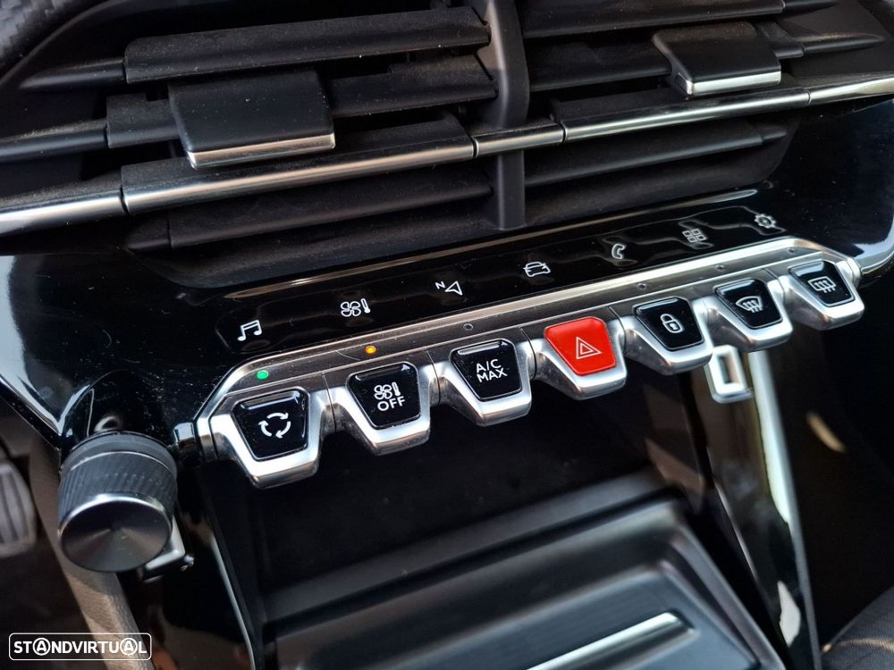 Peugeot 2008 1.2 PureTech Allure Pack - 19