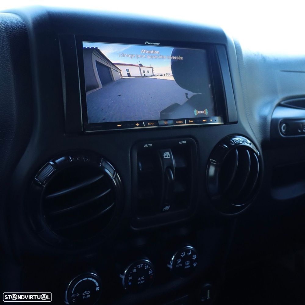Jeep Wrangler Unlimited - 25