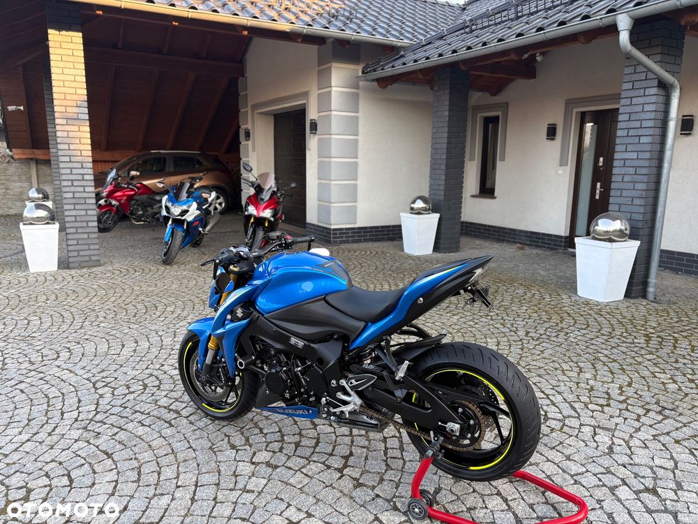 Suzuki GSX - 5