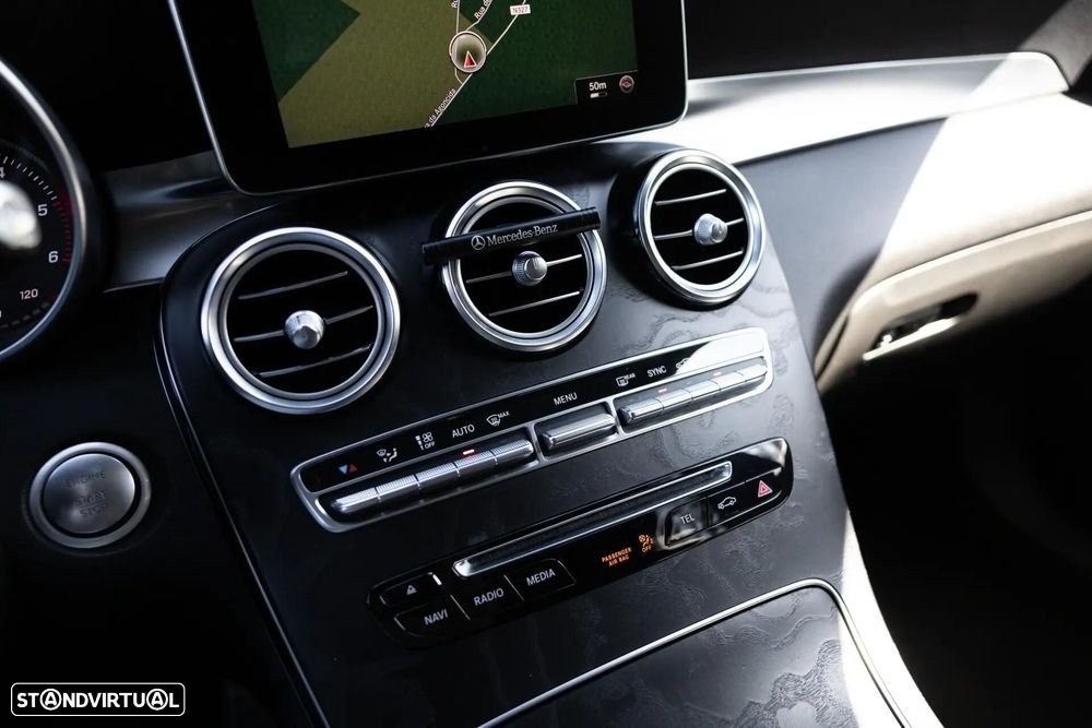 Mercedes-Benz GLC 250 d 4Matic 9G-TRONIC AMG Line - 17