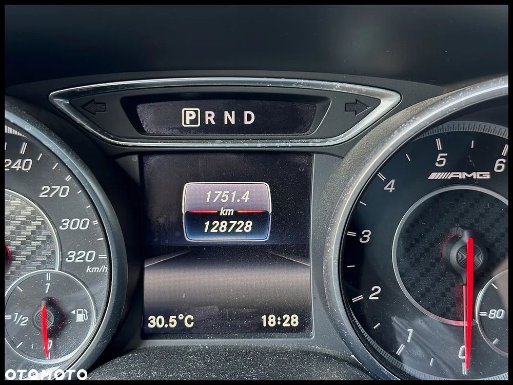 Mercedes-Benz Klasa A 45 AMG 4-Matic - 32