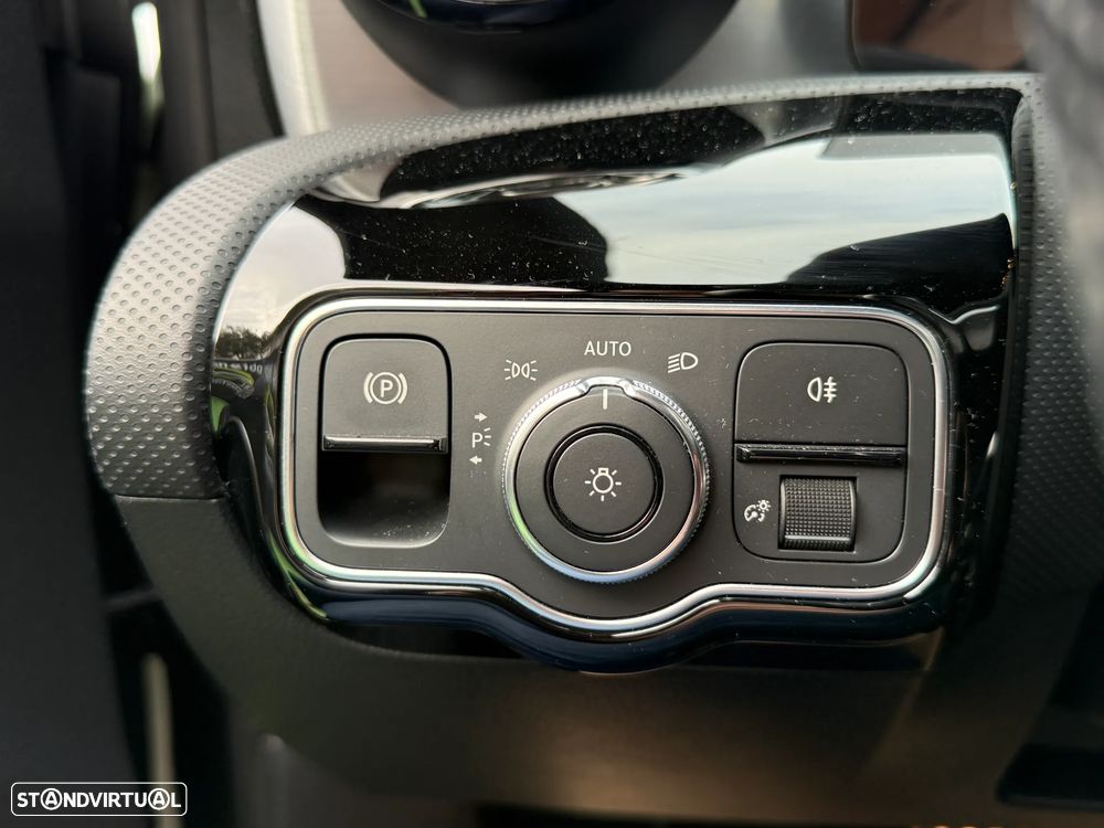 Mercedes-Benz CLA 200 d Shooting Brake AMG Line Aut. - 38