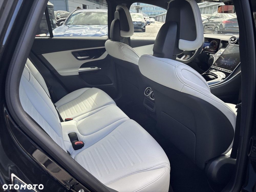 Mercedes-Benz GLC - 21