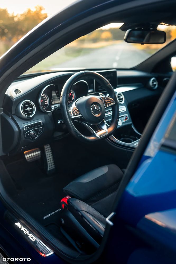 Mercedes-Benz Klasa C AMG 63 AMG Speedshift 7G-MCT - 11