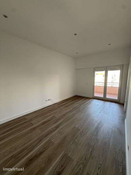 Apartamento T4 em Oeiras - Grande imagem: 3/8