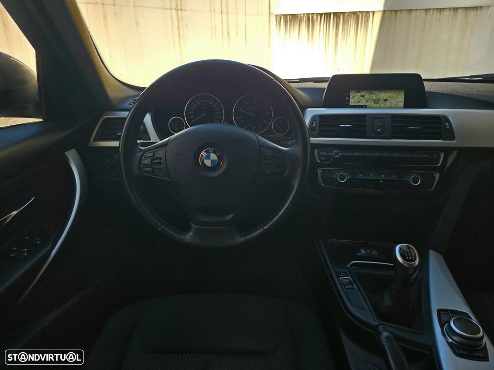 BMW 316 d Line Sport - 38