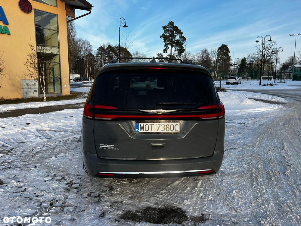 Chrysler Pacifica - 4