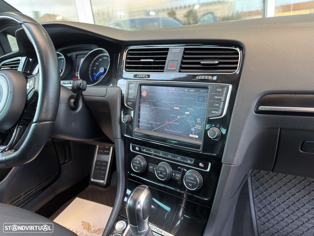 VW Golf R 4Motion BlueMotion DSG - 10