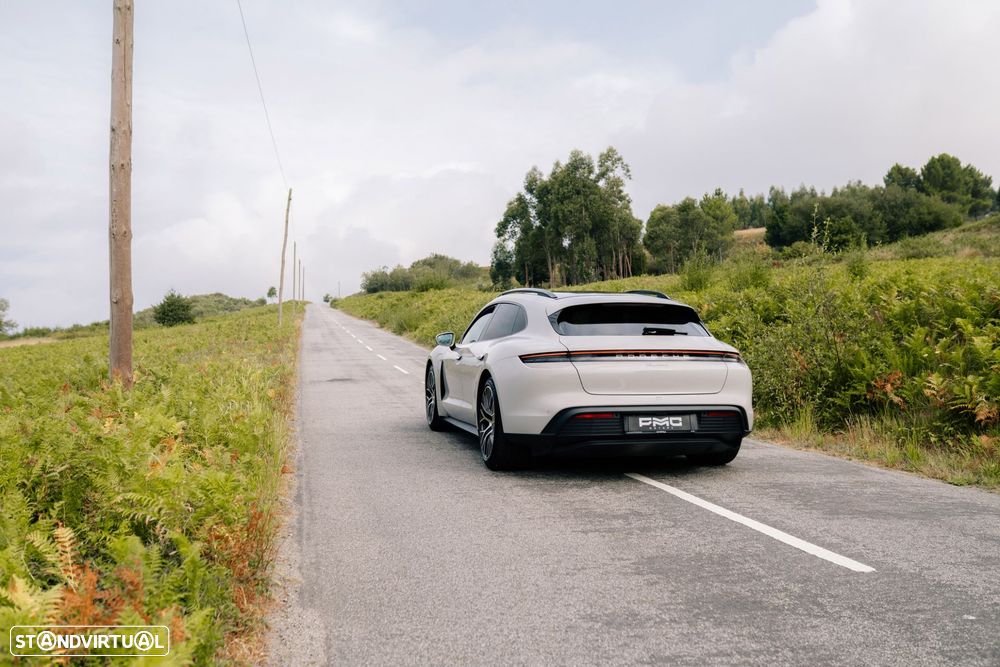 Porsche Taycan Sport Turismo - 39