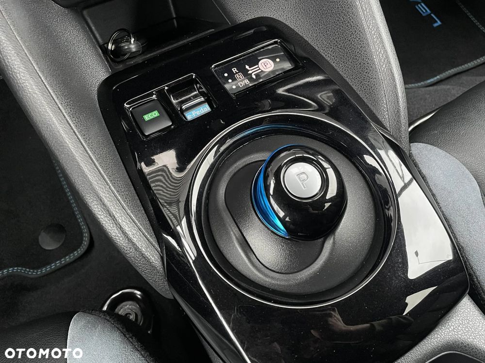 Nissan Leaf 40 kWh TEKNA - 32