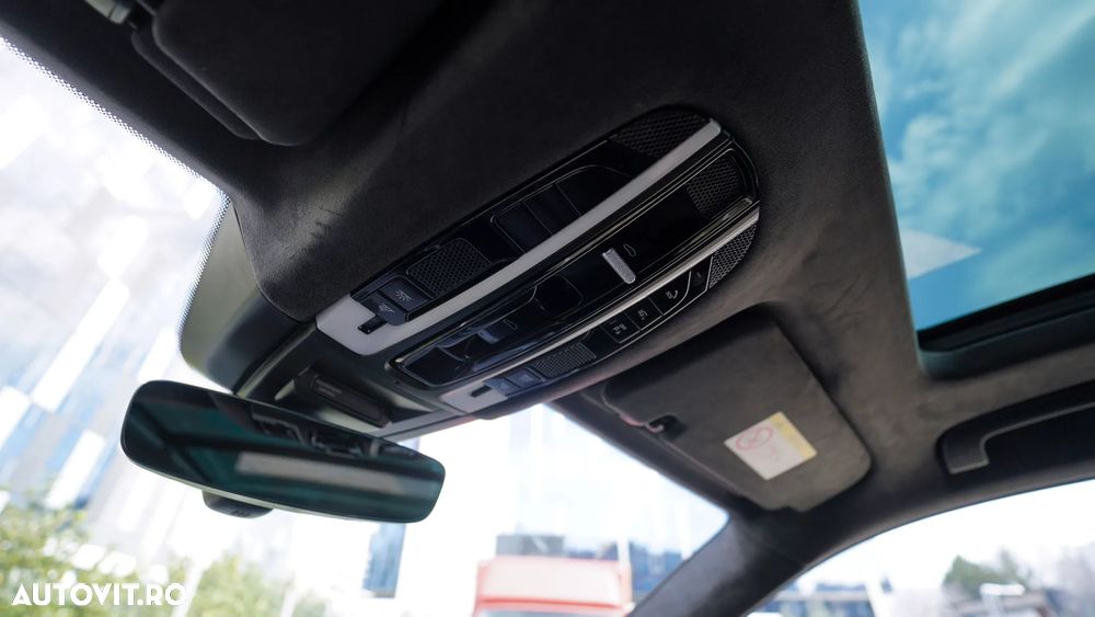 Porsche Cayenne Turbo - 29